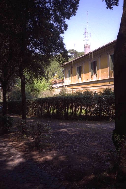076.jpg